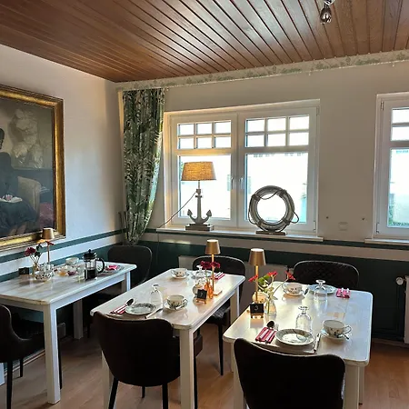 Strandhaus - Adults Only Hotel Lubeck